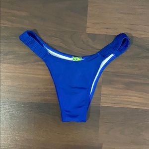 Brazilian bathing suit bottoms. Size M